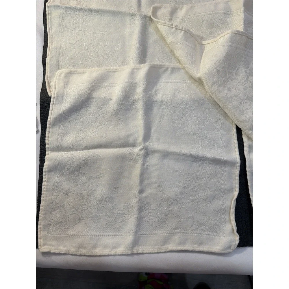Set of 5 Vintage Linen Napkins Floral‎ Table Linens, Bread Basket, Clean 377